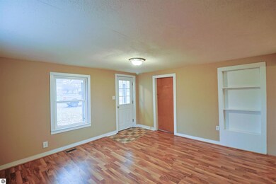 532 N Ithaca St, Ithaca, MI 48847 - photo 4