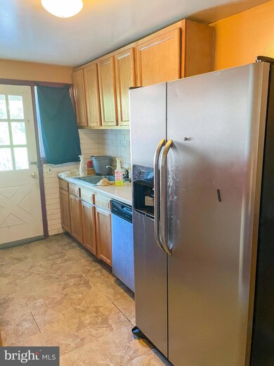 1008 Middleborough Rd, Essex, MD 21221 - photo 5