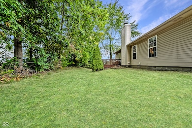9689 Barrhill Ct, Fishers, IN 46038 - photo 3