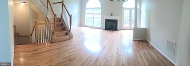 13273 Coppermill Dr, Herndon, VA 20171 - photo 3