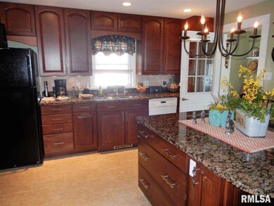 140 E Lincoln St, Good Hope, IL 61438 - photo 5