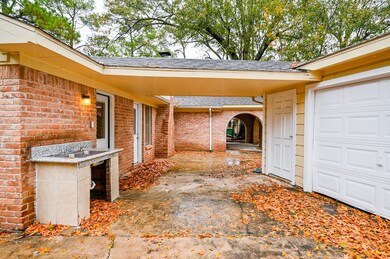 7206 Bayou Oaks Dr, Houston, TX 77088 - photo 5