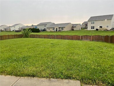 2528 Wildflower Ln, Greenwood, IN 46143 - photo 2