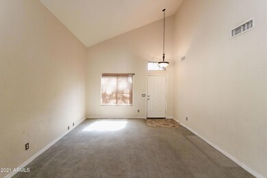 LivingRoom:Entrance-4