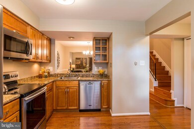 3742 Angelton Ct, Burtonsville, MD 20866 - photo 6