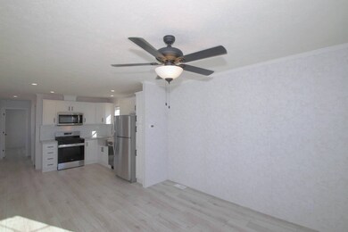 1501 Roosevelt Ave unit 13, Carteret, NJ 07008 - photo 5