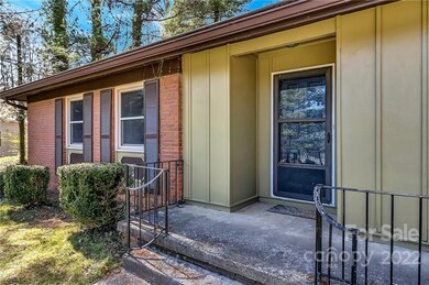 41 W Chapel Rd, Asheville, NC 28803 - photo 3