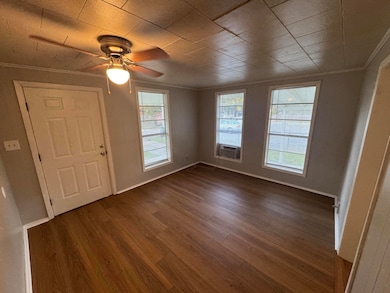 713 Royal St, Columbia, MS 39429 - photo 3