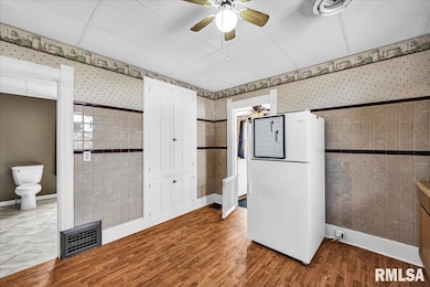 704 S Main St, Lewistown, IL 61542 - photo 7