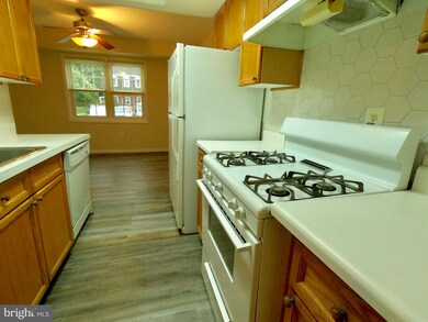 7412 Larne Ln, Lorton, VA 22079 - photo 4