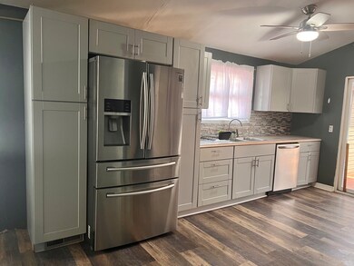 1263 Navajo Dr, Carpentersville, IL 60110 - photo 3