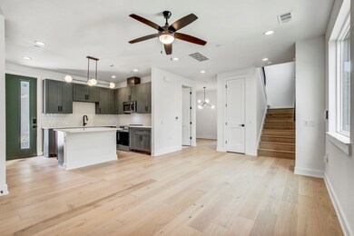 Kitchen with appliances with stainless steel fini