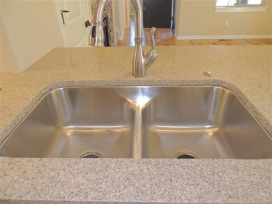 20258 SE Narnia Place unit 9, Bend, OR 97702 - photo 5