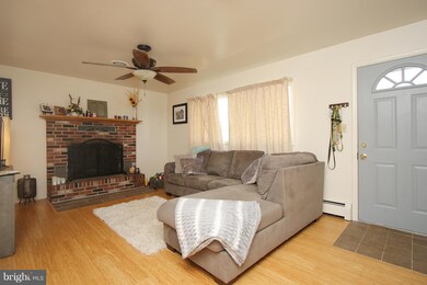 5876 Mineral Hill Rd, Sykesville, MD 21784 - photo 4