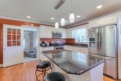 1310 Robinwood Dr, Shelbyville, TN 37160 - photo 2