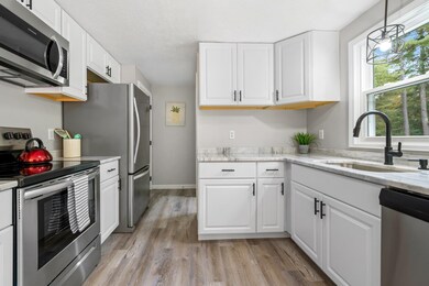 176 Porcupine Cir, Salem, NH 03079 - photo 7