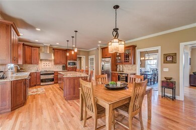 Eat-In Kitchen