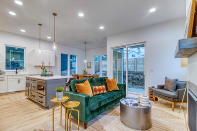 1337 SW Boardwalk Ln, Bend, OR 97702 - photo 4