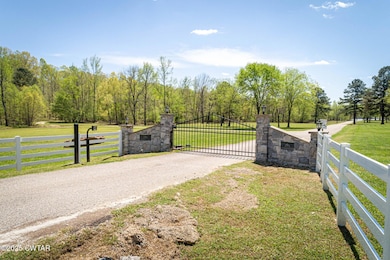 183 Featherfoot Pkwy Loop, Parsons, TN 38363 - photo 3