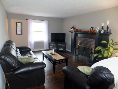 4 Family Room F2220t
