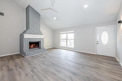 9024 Carousel Ln unit A and B, Houston, TX 77080 - photo 2