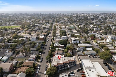 845 Brooks Ave unit 1, Venice, CA 90291 - photo 3