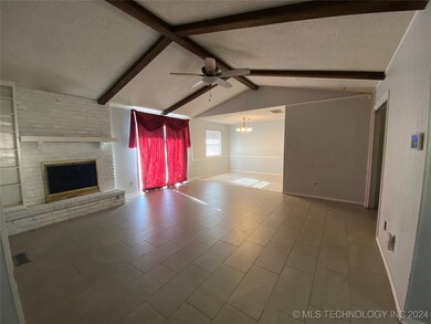 Livingroom & dining room view