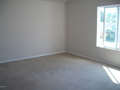 636 SE Port Ave, Lincoln City, OR 97367 - photo 5