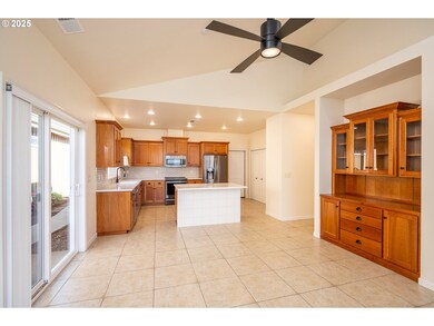 2039 Lake Shore Dr, Eugene, OR 97408 - photo 4