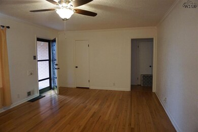 1565 Carol Ln, Wichita Falls, TX 76302 - photo 2