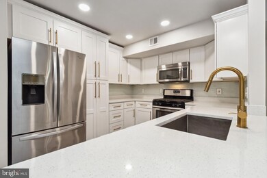 8111 Lacy Dr unit 201, Manassas, VA 20109 - photo 4