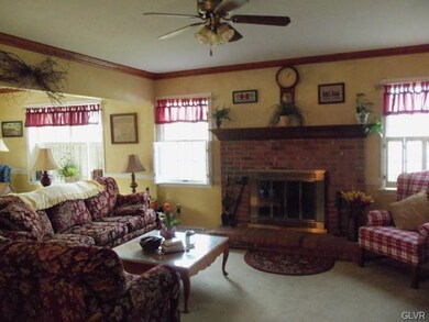 2034 Brook Cir, Macungie, PA 18062 - photo 7