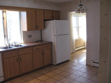 200 Mayflower Dr, Manchester, NH 03104 - photo 3