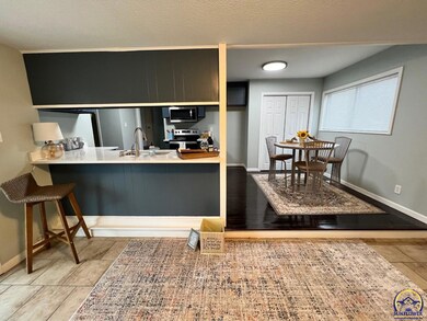 5137 SW 32nd St, Topeka, KS 66614 - photo 7