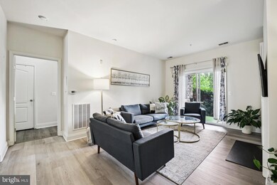 12824 Clarksburg Square Rd unit 105, Clarksburg, MD 20871 - photo 4