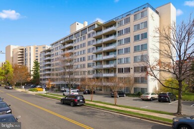 Ridge House Condominiums unit 610, Arlington, VA 22202 - photo 4