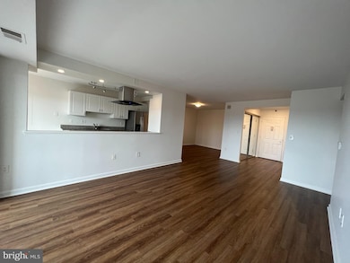 Carlyle Towers unit 1011, Alexandria, VA 22314 - photo 7