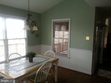 4562 Doncaster Dr, Ellicott City, MD 21043 - photo 5