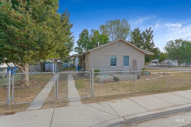 523 Banner St, Nampa, ID 83686 - photo 6