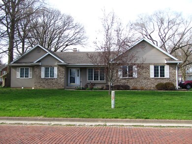 410 E Scott St, Tuscola, IL 61953 - photo 5