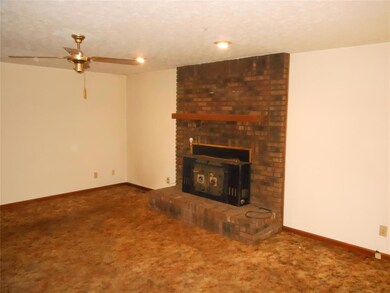 300 Pence Ave, Columbus, IN 47201 - photo 3
