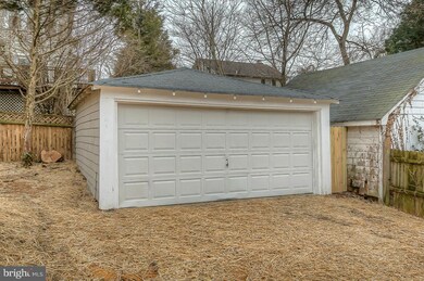 1513 Locust Ave, Towson, MD 21204 - photo 3