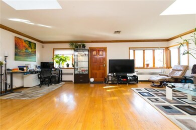 6932 166th St, Fresh Meadows, NY 11365 - photo 5
