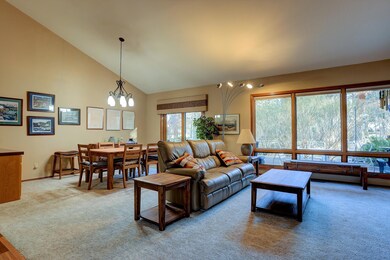 60658 Thunderbird, Bend, OR 97702 - photo 6