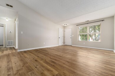 1409 Hackworth St, Columbus, OH 43207 - photo 5