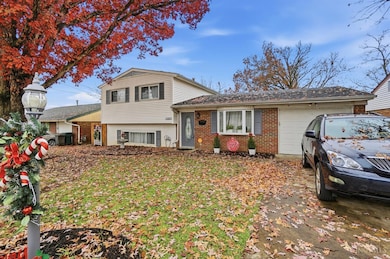 1297 Wainwright Dr, Cincinnati, OH 45246 - photo 3