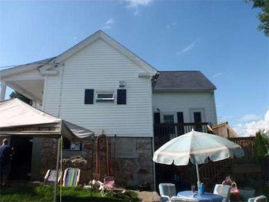 21 Lee St, Milford, MA 01757 - photo 2