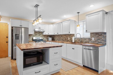 Gourmet kitchen!
