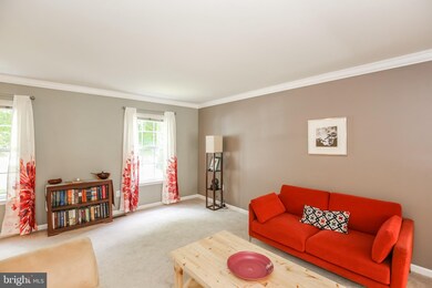 11206 Little Fox Ln, Germantown, MD 20876 - photo 4