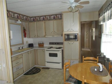 588 Marina Ln, Tavares, FL 32778 - photo 5